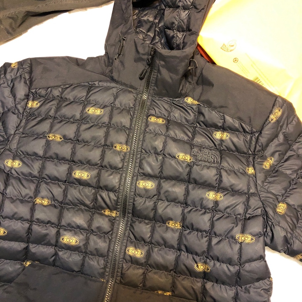 Black Patterned North Face Jacket w/ hood